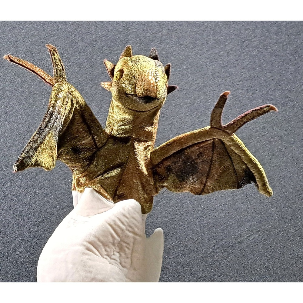 Universal Harry Potter‎ Norwegian Ridgeback Dragon Hand Puppet Plush with Egg